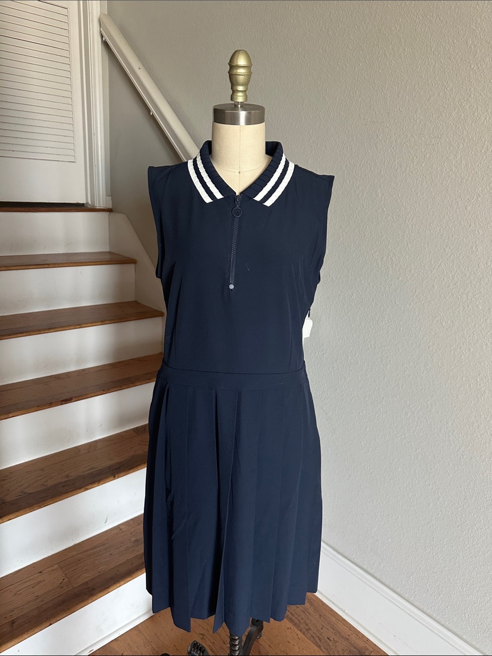Tory Burch Sport Performance Pleated Collared Golf Dress in Tory Navy - Picture 3 of 8